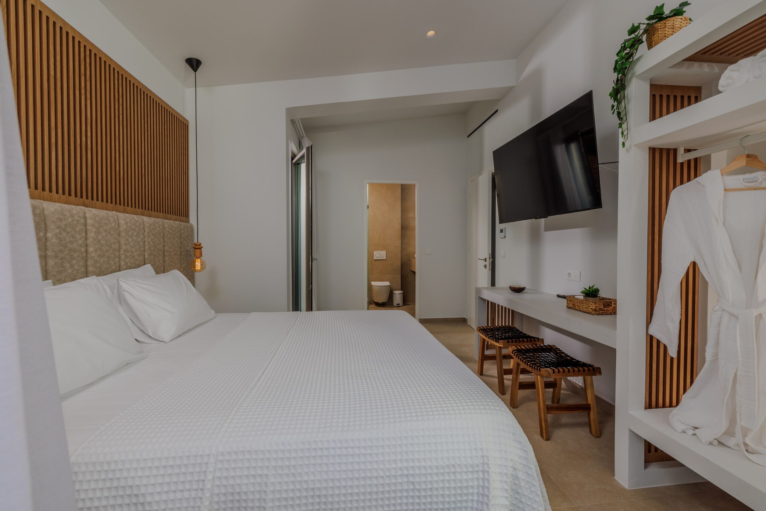 MASTER BEDROOM 4 (2)